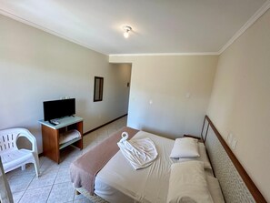 Studio Suite, 1 Bedroom (Terreo s/ Vista) | In-room safe, individually decorated, individually furnished