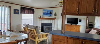 Peaceful/Beautiful Mountain Views & centrally located to all the mountain fun