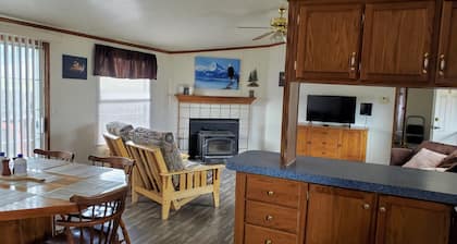 Peaceful/Beautiful Mountain Views & centrally located to all the mountain fun