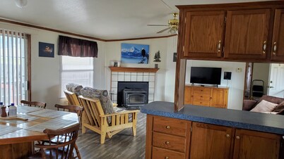 Peaceful/Beautiful Mountain Views & centrally located to all the mountain fun