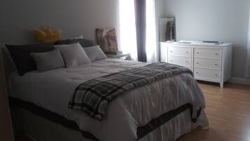 1 habitación, tabla de planchar con plancha, wifi y ropa de cama