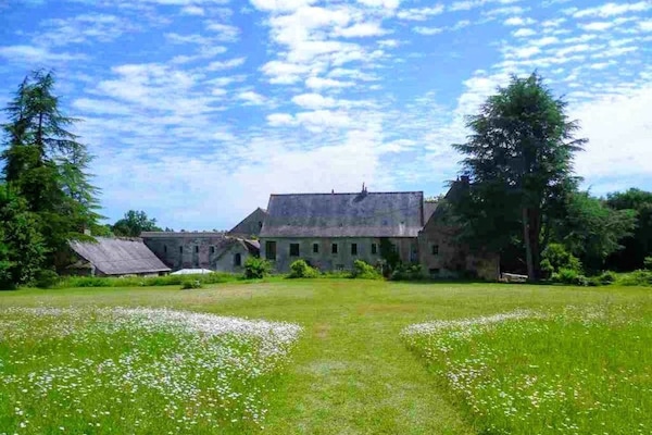 Vue sur le Prieure de Relay