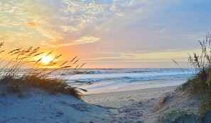 Beach nearby, sun-loungers, beach towels - 4 Bedroom 2200 sq ft  beautiful Sea Trail Golf Resort 5 minutes to ocean waves! (Sunset Beach)