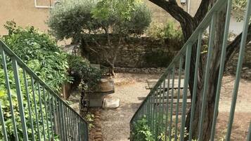 Suite Comfort, 1 Tempat Tidur King | Teras/patio