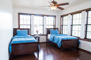 3 Schlafzimmer, Bügeleisen/Bügelbrett, WLAN, Bettwäsche