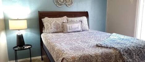 1 chambre, fer et planche à repasser, Wi-Fi, draps fournis