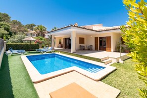 Pool - 3 bedroom villa, with private pool and BBQ, Puerto Pollensa (Pollensa)