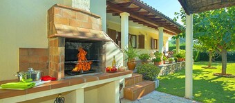 3 bedroom villa, with private pool and BBQ, Puerto Pollensa