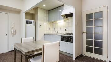 雪櫃、微波爐、爐具、廚房用具/餐具/器皿