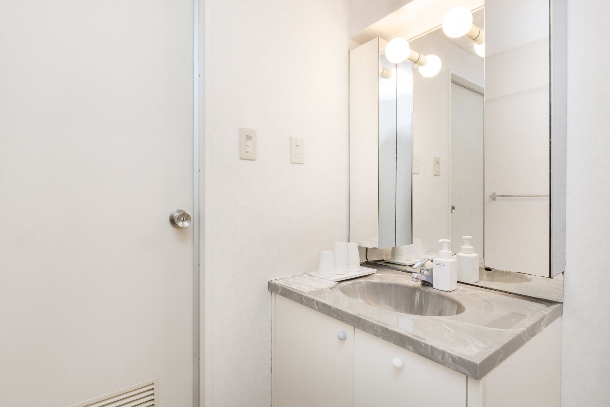 ヘアドライヤー、タオル