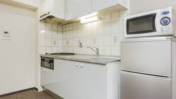 雪櫃、微波爐、爐具、廚房用具/餐具/器皿