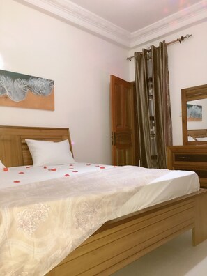 1 makuuhuone, silitysrauta/-lauta, Wi-Fi