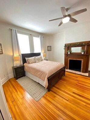 2 bedrooms, WiFi, bed sheets - Fort Wood Flat- 1 Block from UTC (Chattanooga)