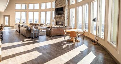 2 Dome Cabins-1 hr to Yellowstone-Hot tub+Theater+Gaming Room+Pool Table+Air Hockey+Shuffle Board+Secret Kids Playroom