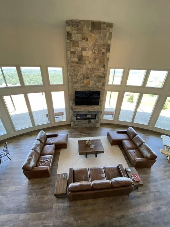 TV, fireplace, video games, DVD player