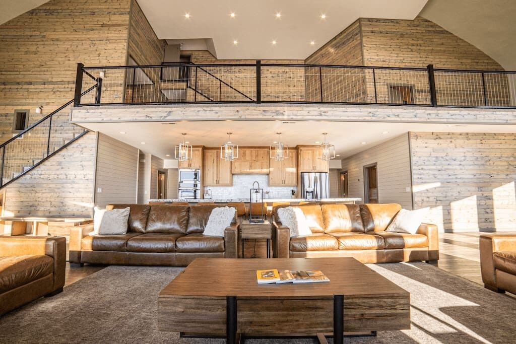 المنشأة من الداخل