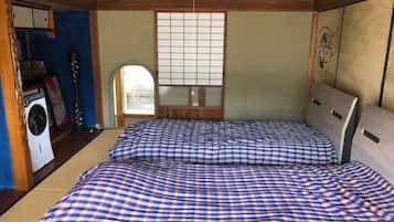 3 bedrooms, desk, free WiFi, bed sheets