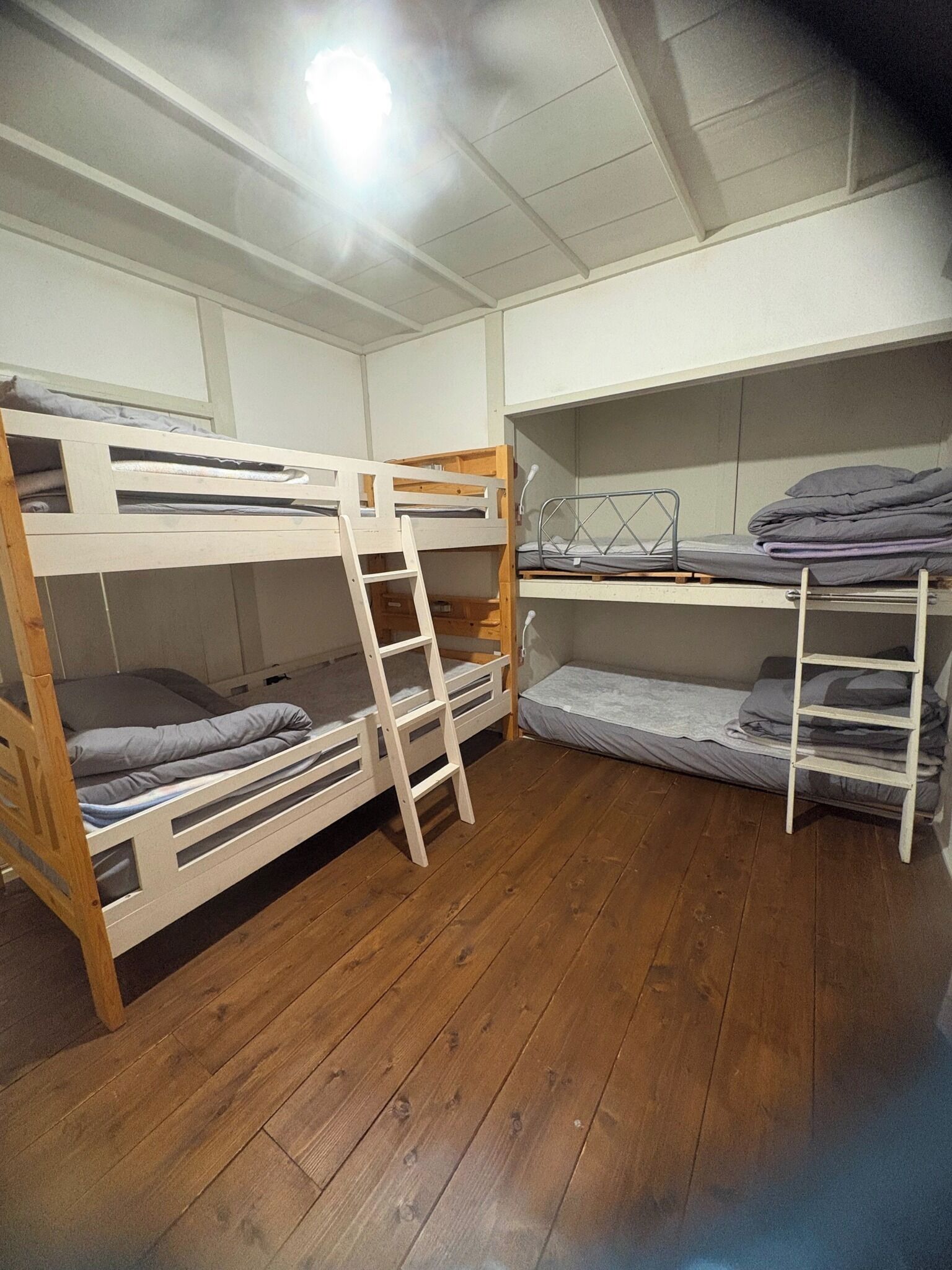 3 quartos, escrivaninha, Wi-Fi de cortesia, roupa de cama