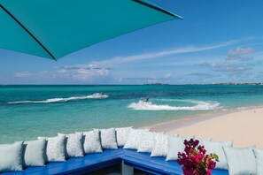 Deluxe Room | Beach/ocean view - Beach front Villa at Cable Beach (Nassau)