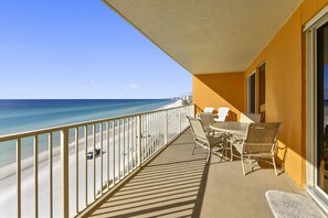 Condo, varias camas, alberca privada | Balcón