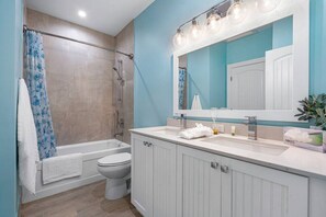 Secadora de cabello y papel de baño