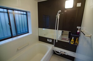 ヘアドライヤー、タオル