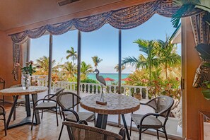 Dining - Parrot Cottage at Love Beach Pool (Nassau)