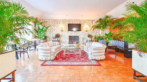 LED TV - Parrot Cottage at Love Beach Pool (Nassau)