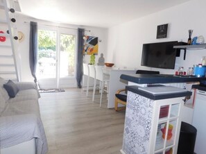 Televisie, boeken en een stereo