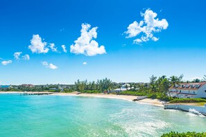 On the beach - Delaporte 12 Ocean Front Townhome - Pool (Nassau)