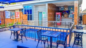 Poolbar