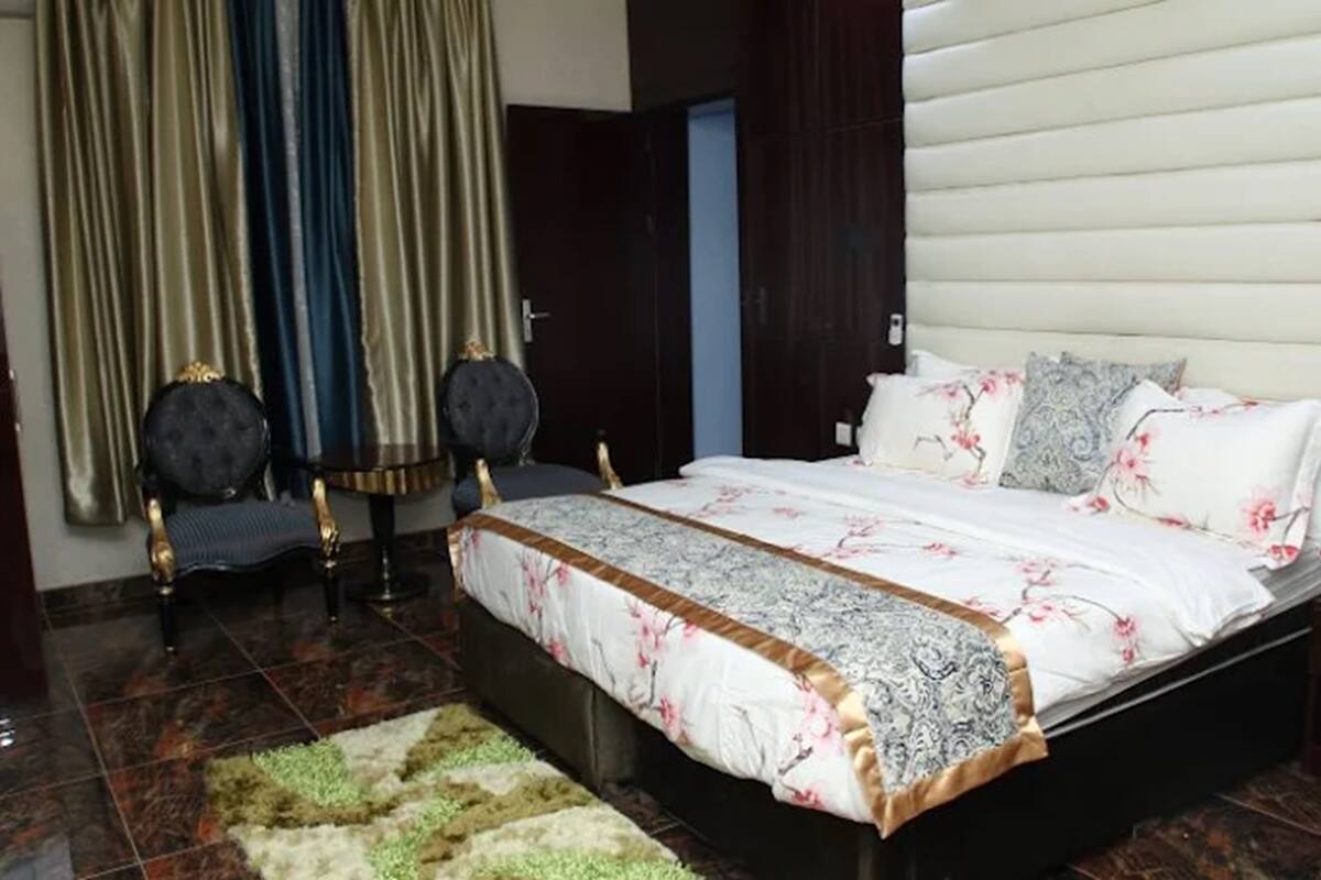 In-room safe, desk, laptop workspace, WiFi (free)