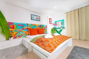 Classic Room | Free WiFi - Studio 7 in Caprice Community (Nassau)