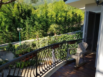 Independent part of a villa. Large private park with swimming pool. Magnificent view