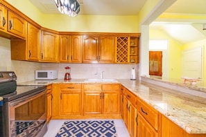 Traditional House | Private kitchen | Fridge, microwave, oven, stovetop