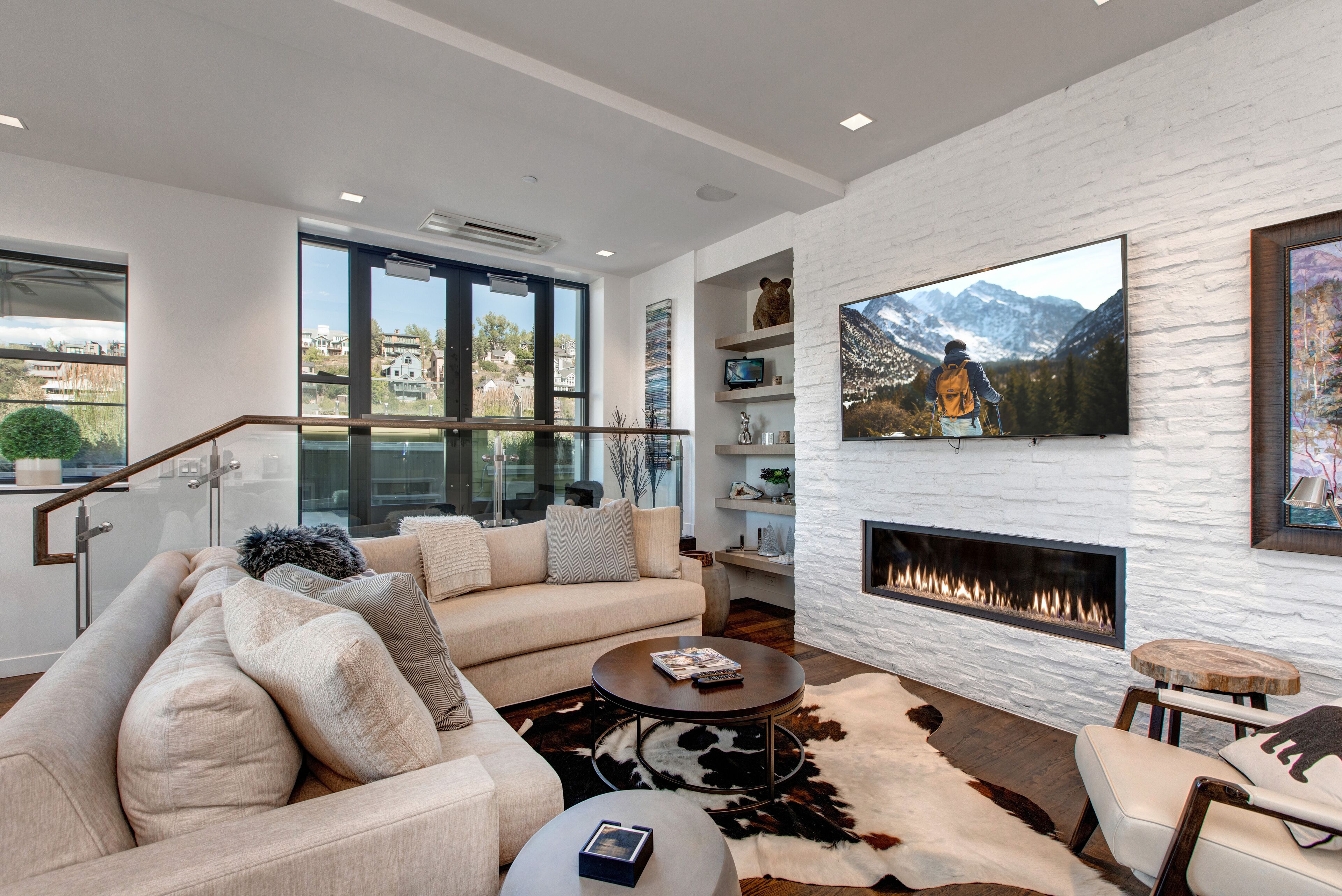 TV, fireplace, ping pong