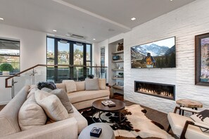 TV, fireplace, ping pong