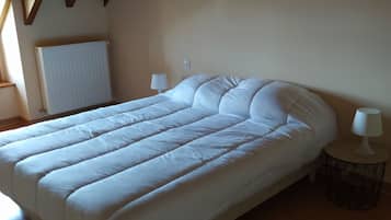 5 bedrooms, iron/ironing board, WiFi