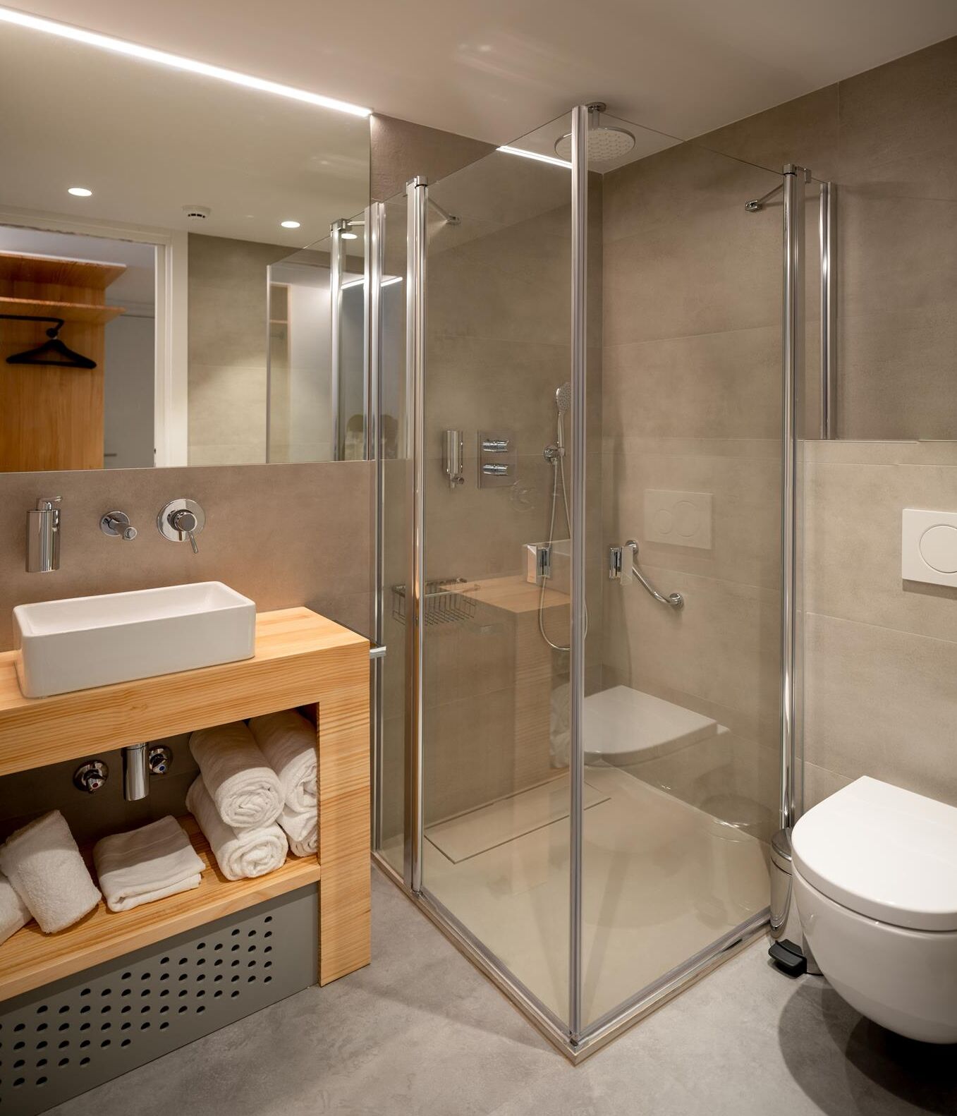 deluxe room, city view | bathroom | shower, rainfall showerhead, towels, soap