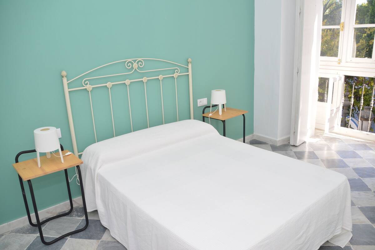 Habitación doble, 1 cama Queen size, baño compartido | Wifi gratis