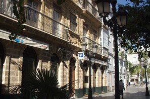 Front of property - Las cuatro Naciones (Cádiz)
