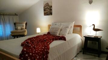 2 Schlafzimmer, Zimmersafe, Bügeleisen/Bügelbrett, WLAN