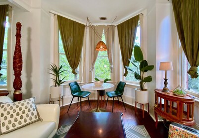 1896 Tattnall Collection: Villa