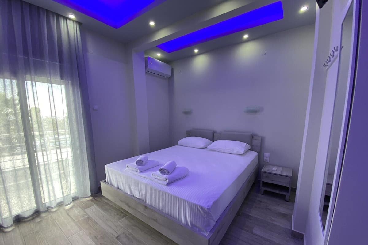 2 bedrooms, Egyptian cotton sheets, premium bedding, memory foam beds