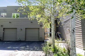 Exterior - Garage, Vail Modern Spacious Villa, SAV4D (Vail)