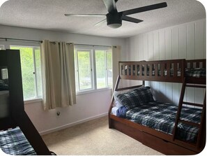 3 間睡房、熨斗/熨衫板、可攜式嬰兒床、免費 Wi-Fi