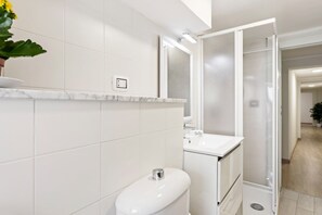 Een douche, een haardroger, een bidet