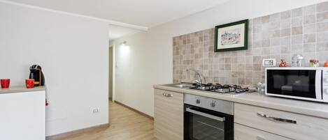 Microwave, oven, stovetop, coffee/tea maker