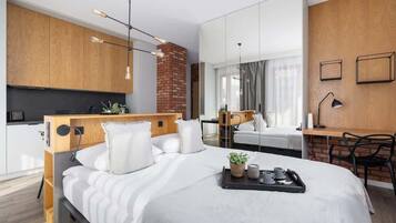 Iron/ironing board, WiFi, bed sheets