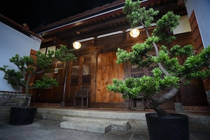 Property entrance - Guning Xiexinyuan Historical Inn (Jinning)